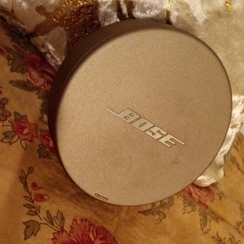 Bose Silver and White Earbuds - Picture 4 of 6